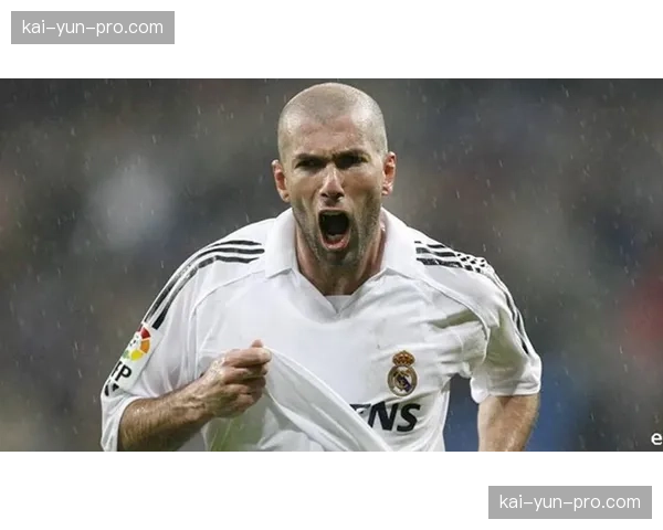 战术复盘：皇马客胜拜仁，安切洛蒂的“中场菱形”如何破解高位围抢